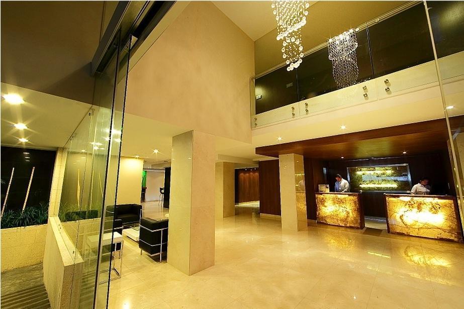 Wyndham Garden Kota Panama Bagian luar foto