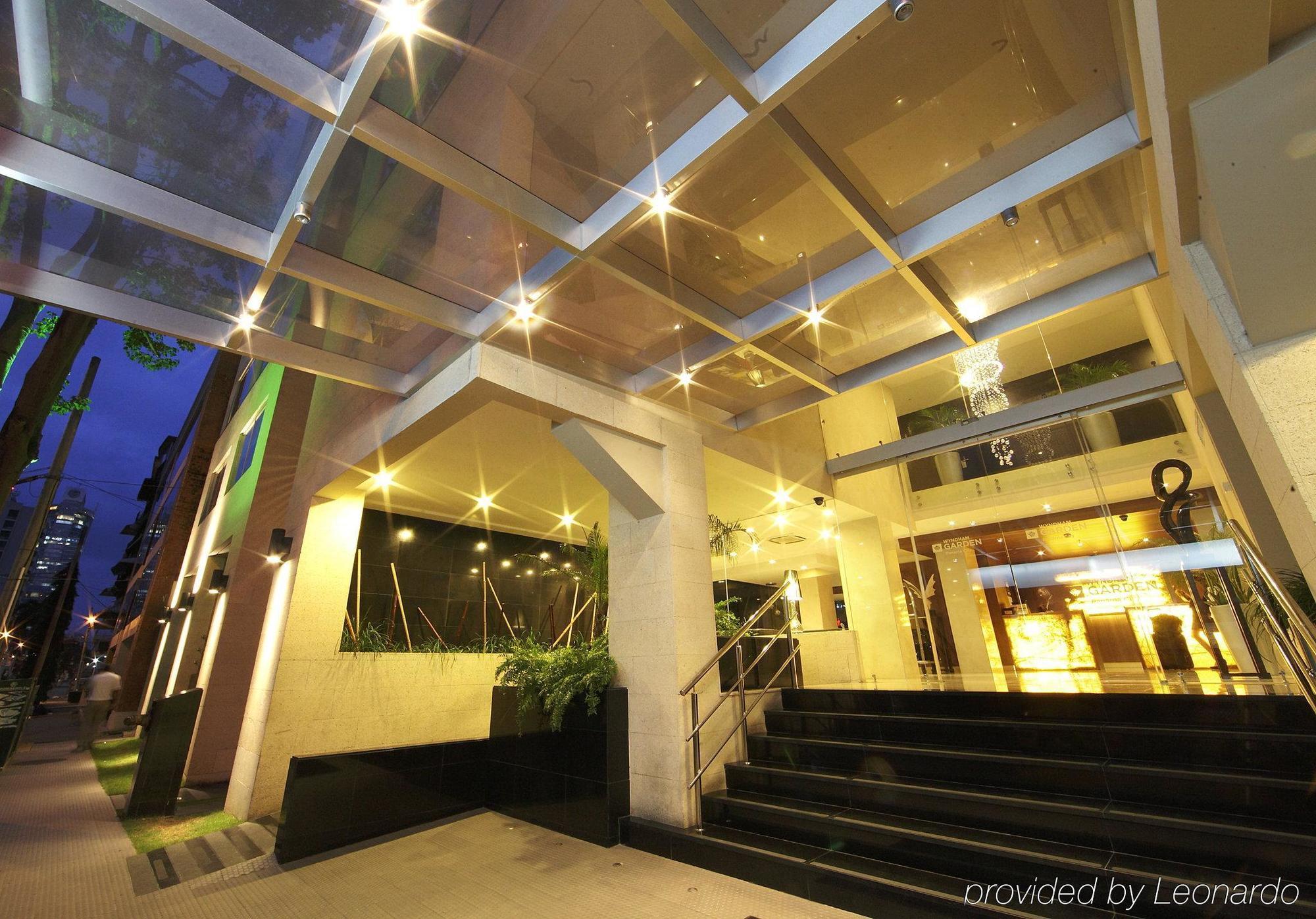 Wyndham Garden Kota Panama Bagian luar foto