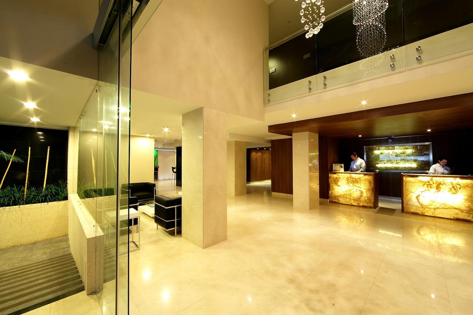 Wyndham Garden Kota Panama Bagian luar foto