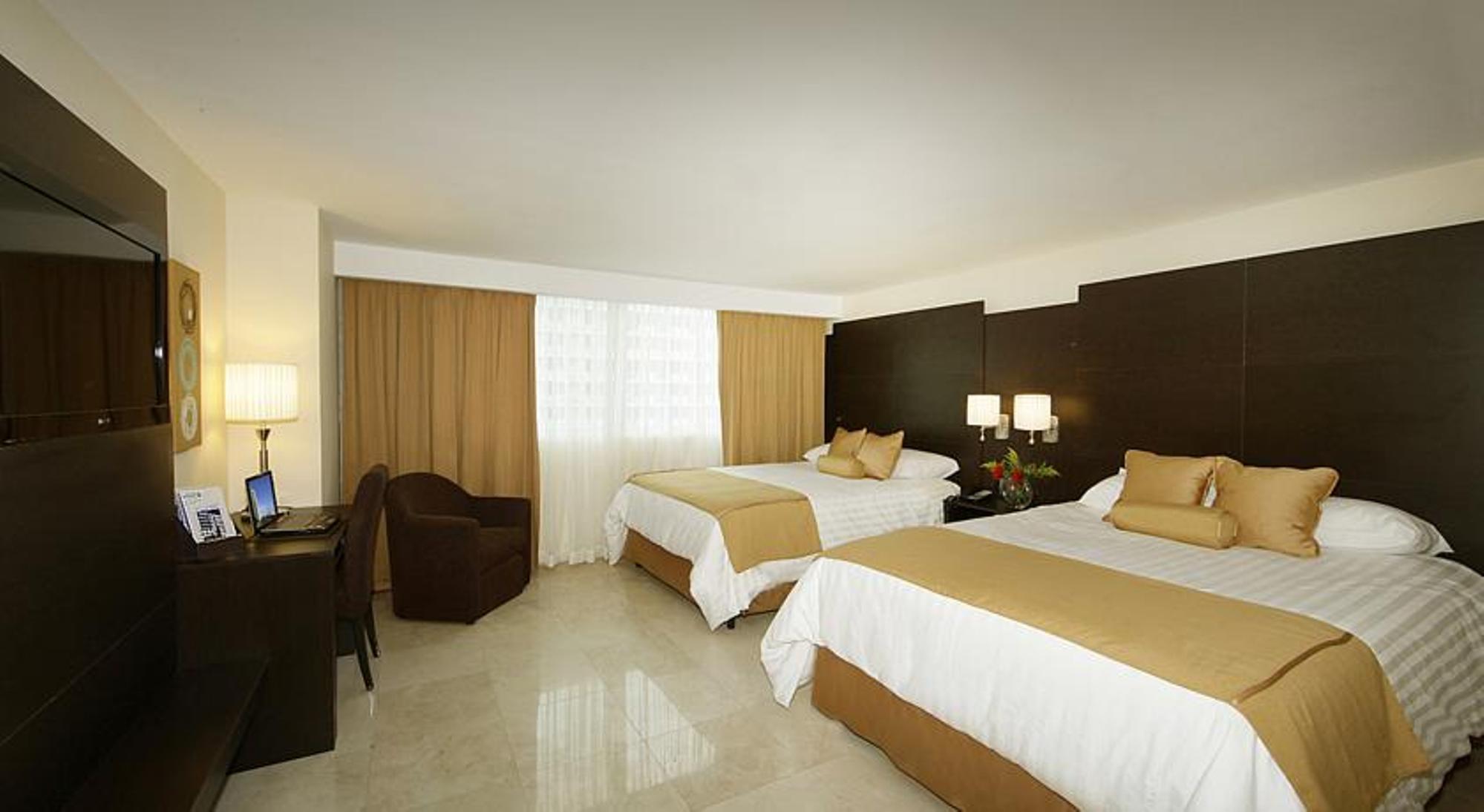 Wyndham Garden Kota Panama Bagian luar foto