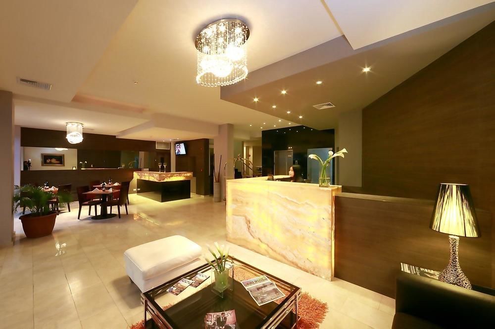 Wyndham Garden Kota Panama Bagian luar foto