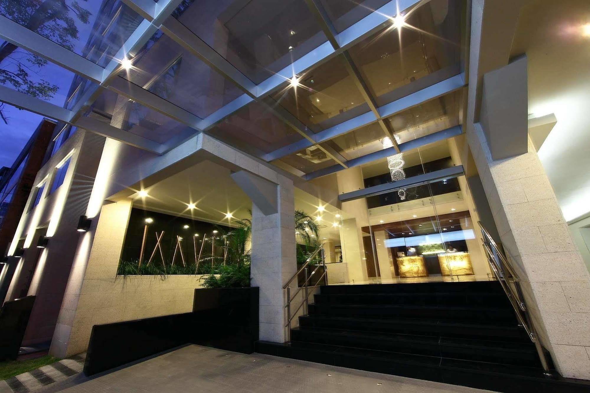 Wyndham Garden Kota Panama Bagian luar foto