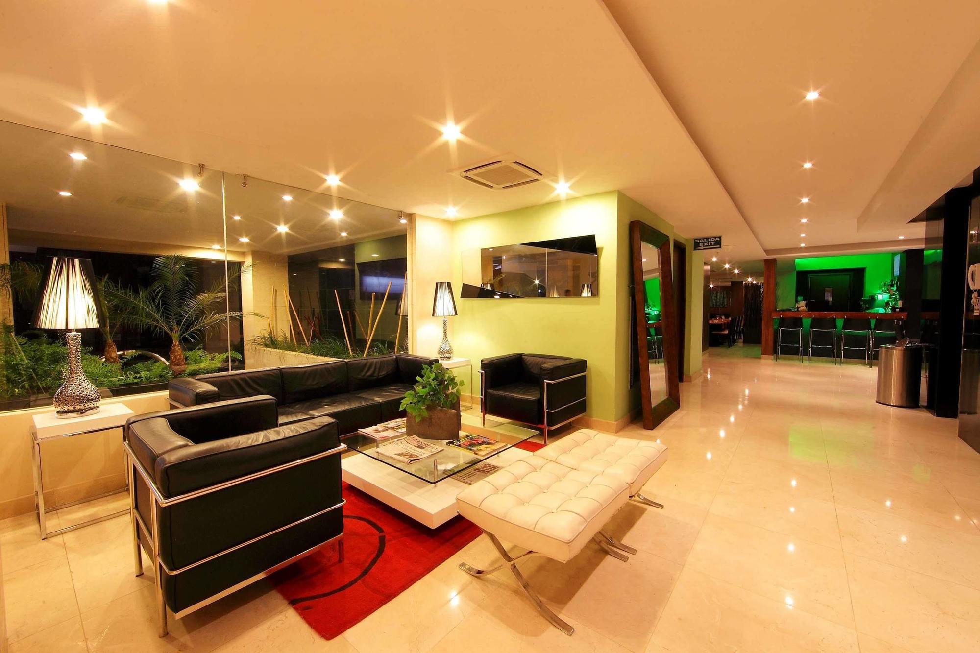 Wyndham Garden Kota Panama Bagian luar foto
