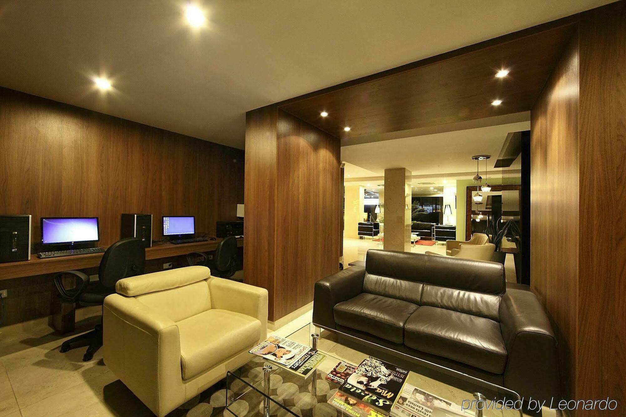 Wyndham Garden Kota Panama Bagian luar foto
